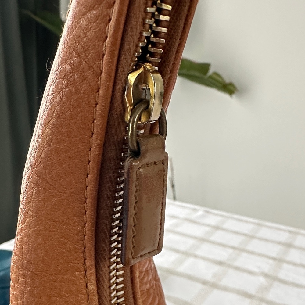 ✨ Authentic Dior Trotteur  Hobo Bag – Tan Leather with Gold Hardware ✨ - Picture 13 of 16